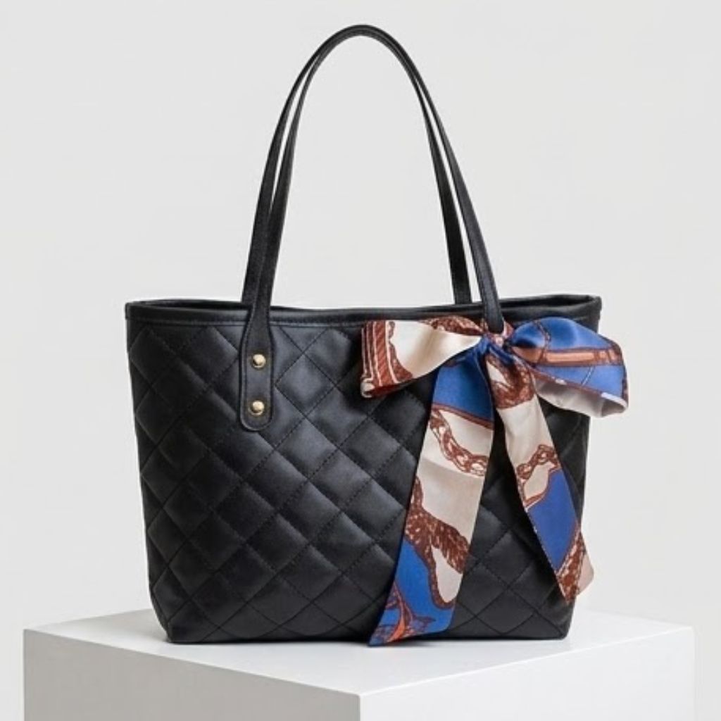Bolsa de Ombro Acolchoada com Padrão Geométrico e Lenço Decorativo
