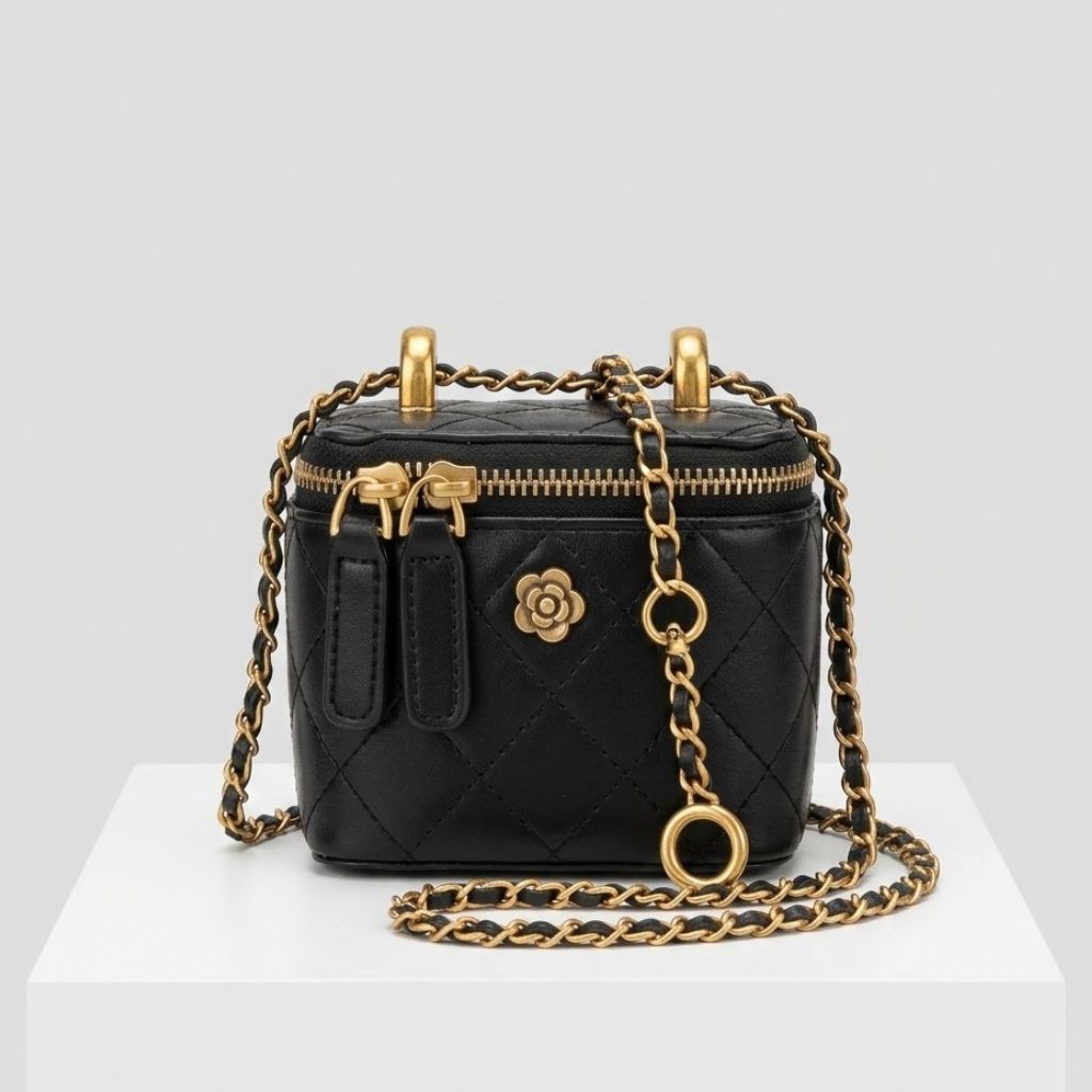 Mini Bolsa Estruturada com Alça de Mão e Corrente Tiracolo