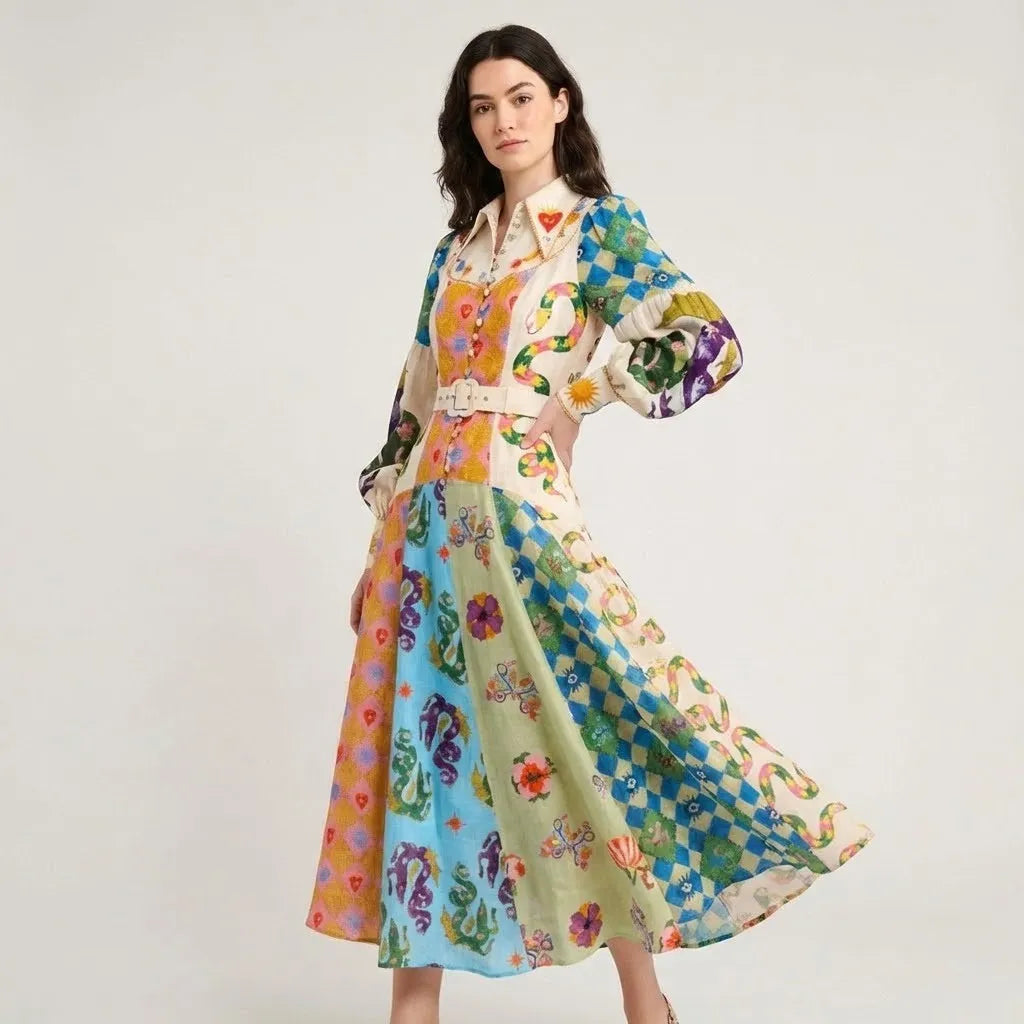 Vestido midi fluido com estampado artístico | Corte cintado | Elegância criativa