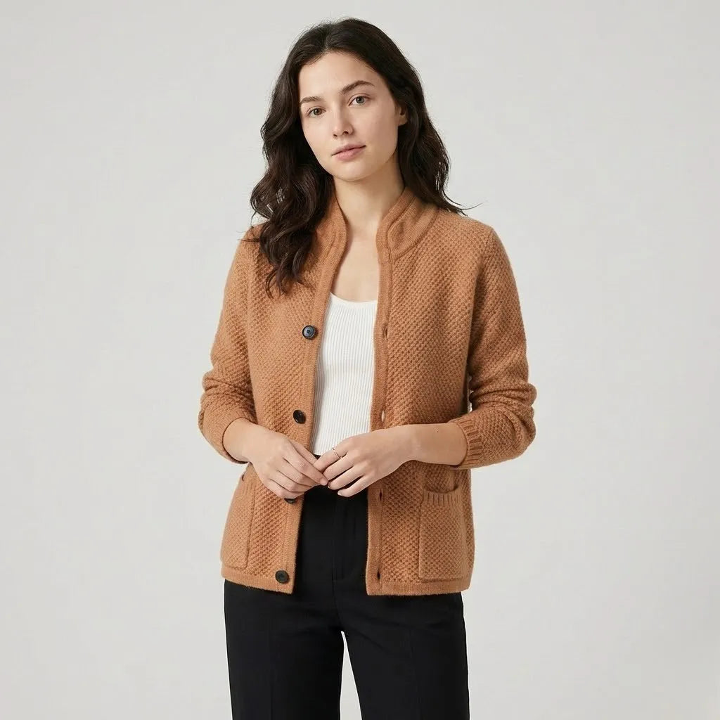 Elegância estruturada em malha fina | Cardigan com gola subida | Estilo clássico moderno