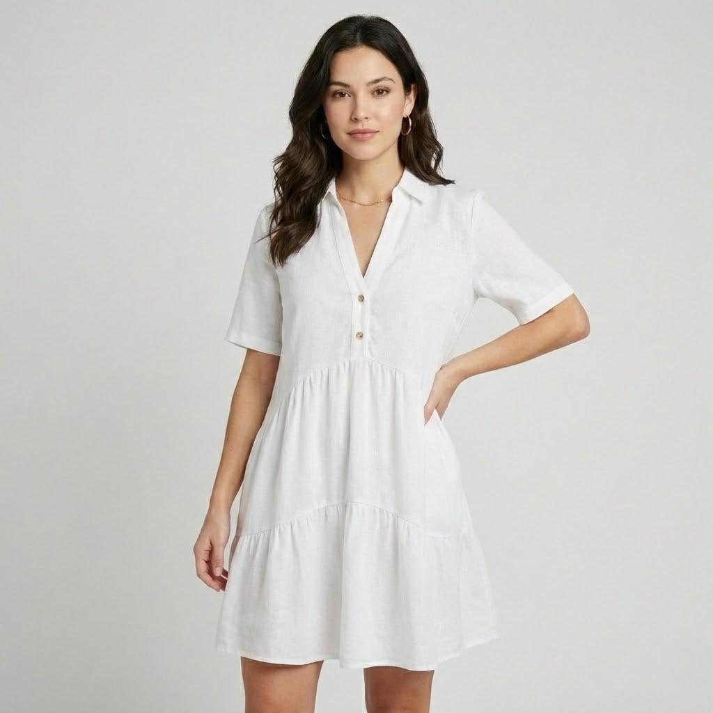 Vestido curto fluido em tecido leve | Corte solto | Design em camadas com botões