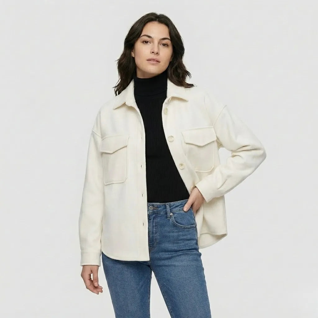 Linha urbana essencial | Casaco tipo overshirt liso | Estilo casual contemporâneo