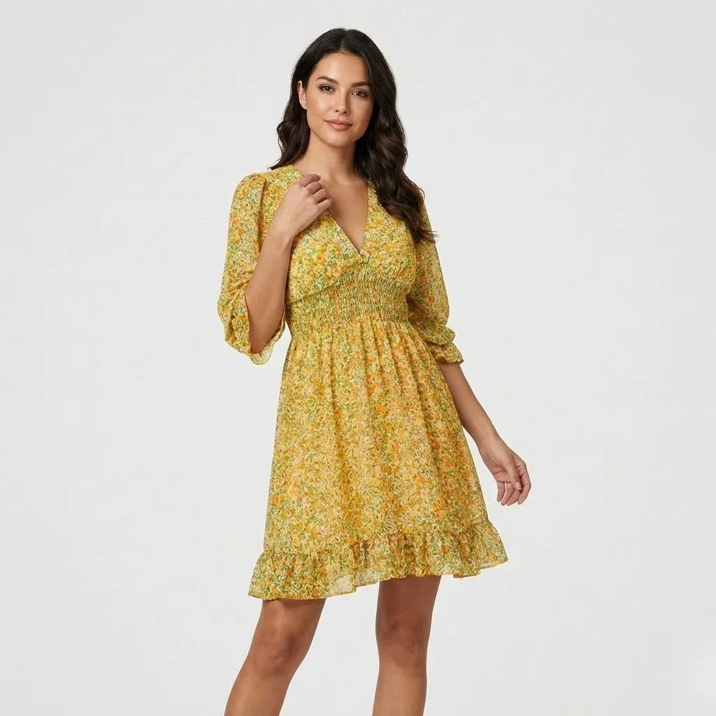 Vestido curto estampado em mistura de viscose | Cintura marcada | Feminilidade vibrante