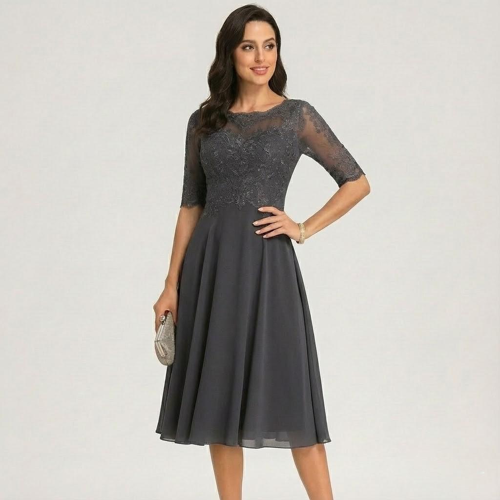 Vestido midi elegante de mulher com renda e manga três quartos